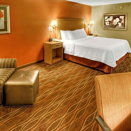 Hampton Inn Туин Фолс Екстериор снимка