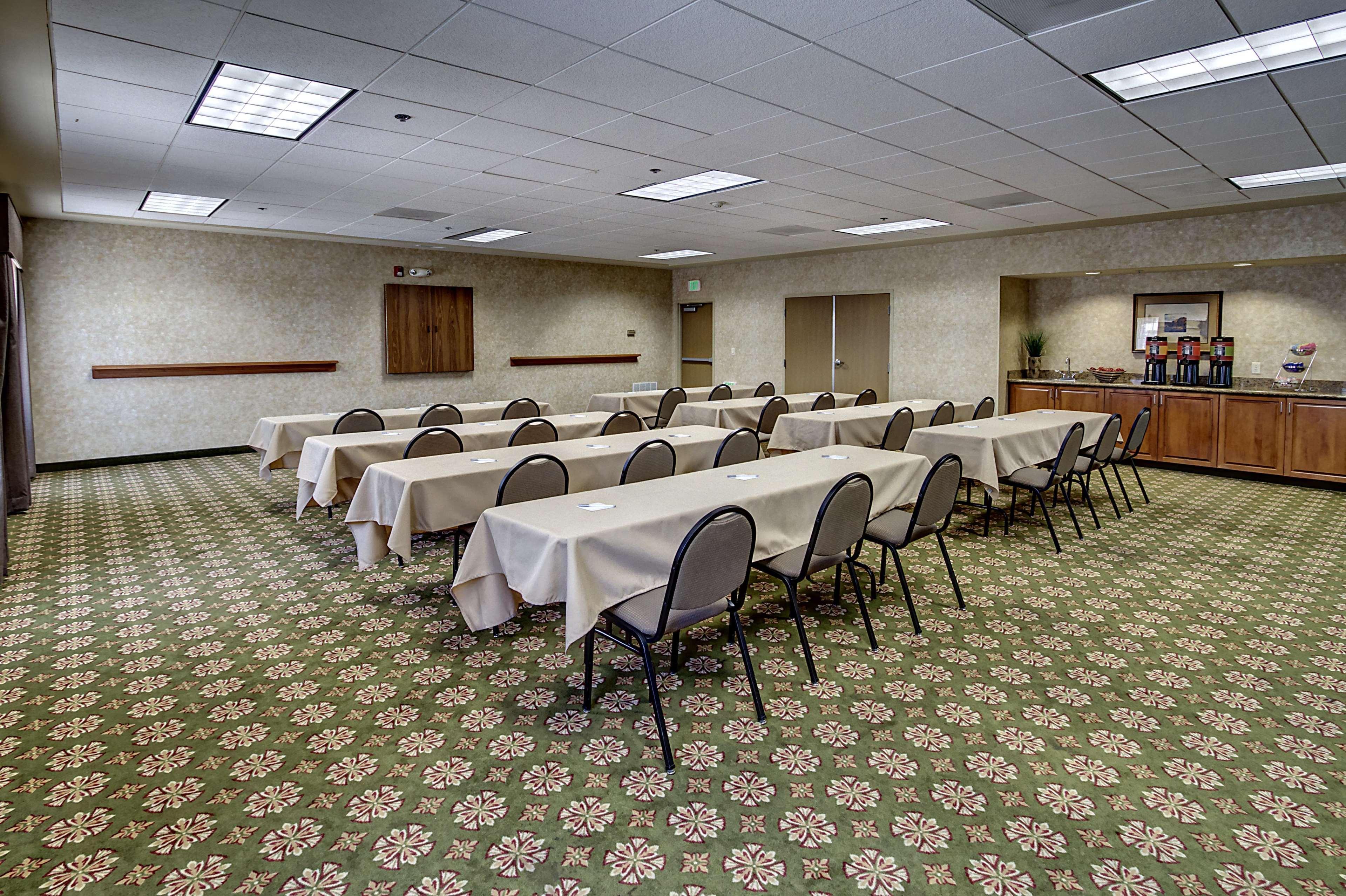 Hampton Inn Туин Фолс Екстериор снимка