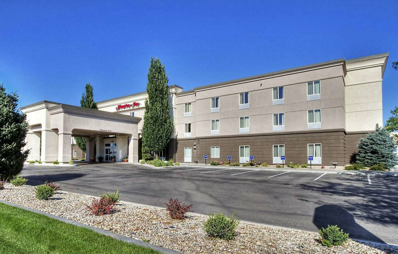 Hampton Inn Туин Фолс Екстериор снимка